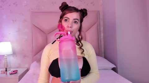 Snapshot of noa_butterfly chatting on 01.21.25   ambarsulliva  online show from 01.21.25