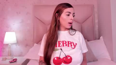 Snapshot of noa_butterfly chatting on 02.10.25   ambarsulliva  online show from 02.10.25