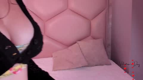 Snapshot of noa_butterfly chatting on 02.12.25   ambarsulliva  online show from 02.12.25