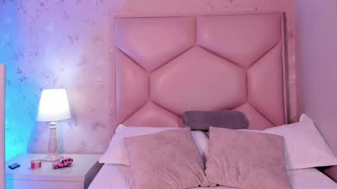 Snapshot of noa_butterfly chatting on 02.13.25   ambarsulliva  online show from 02.13.25