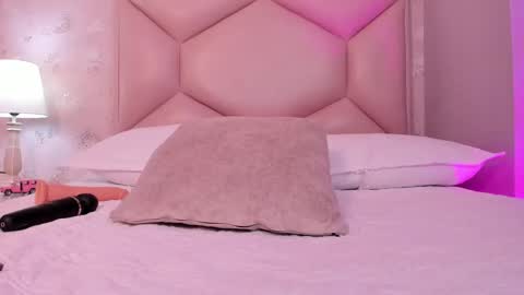 Snapshot of noa_butterfly chatting on 03.05.25   ambarsulliva  online show from 03.05.25