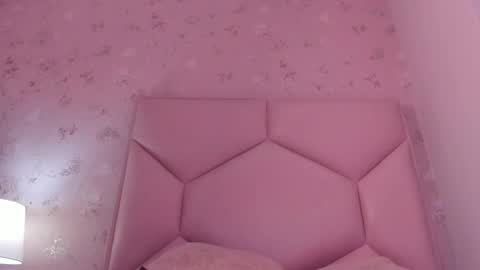 Snapshot of noa_butterfly chatting on 03.07.25   ambarsulliva  online show from 03.07.25