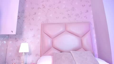 Snapshot of noa_butterfly chatting on 09.14.25   ambarsulliva  online show from 09.14.25