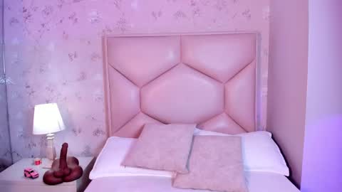 Snapshot of noa_butterfly chatting on 10.14.25   ambarsulliva  online show from 10.14.25