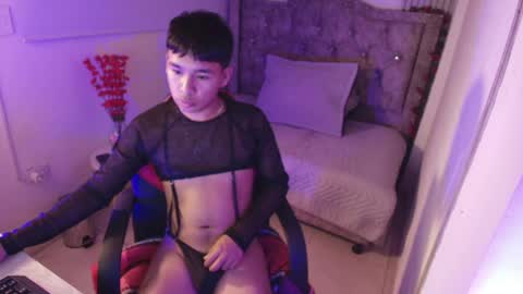 Snapshot of noa_hot69 chatting on 05.27.26 Noah online show from 05.27.26