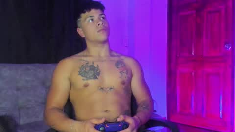 noah_223 online show from 11.26.25