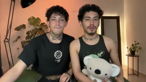 Snapshot of noah_and_steven chatting on 05.13.26 noah_and_steven online show from 05.13.26