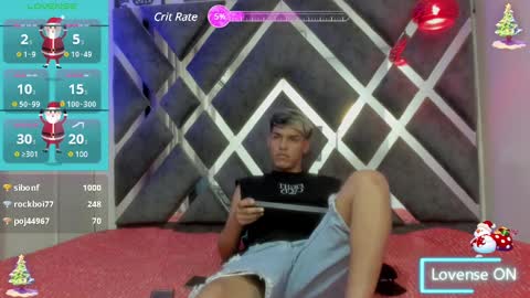 Snapshot of noah_carter66 chatting on 01.05.25 noah online show from 01.05.25