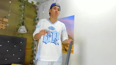 Snapshot of noah_carter66 chatting on 10.11.25 noah online show from 10.11.25