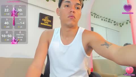 Snapshot of noah_carter66 chatting on 10.13.25 noah online show from 10.13.25