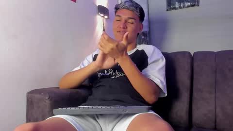 Snapshot of noah_carter66 chatting on 10.16.25 noah online show from 10.16.25