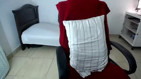 noah_ferrari8 online show from 12.27.24