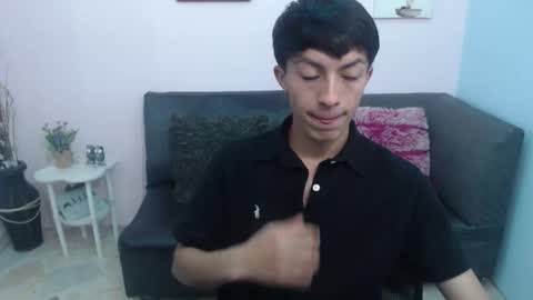 Snapshot of noah_peet chatting on 11.07.25 Noah online show from 11.07.25