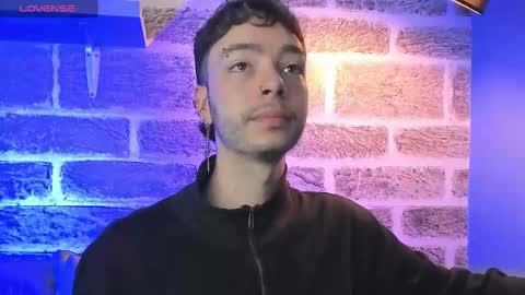 Snapshot of noah_ricci_ chatting on 09.23.25    online show from 09.23.25