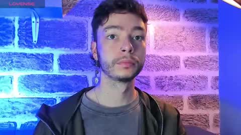 Snapshot of noah_ricci_ chatting on 10.01.25    online show from 10.01.25