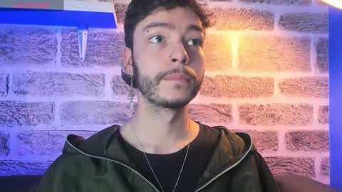 Snapshot of noah_ricci_ chatting on 10.14.25    online show from 10.14.25