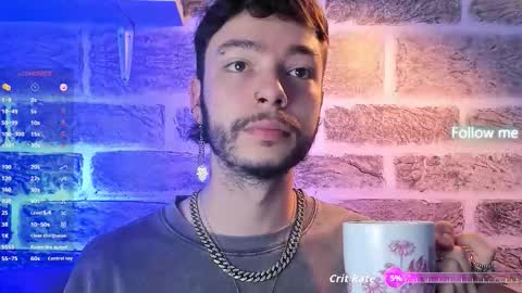 Snapshot of noah_ricci_ chatting on 10.17.25    online show from 10.17.25