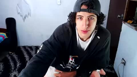 Snapshot of noah_sokolov_ chatting on 06.06.26 Kervs online show from 06.06.26