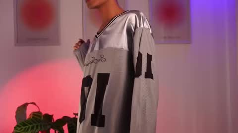 Noah     online show from 02.19.25