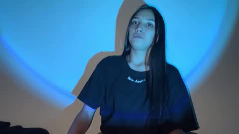 Jean Y Isa online show from 01.11.26