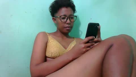 Snapshot of noellah chatting on 09.19.25 noellah online show from 09.19.25