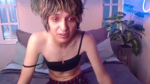 Snapshot of noellee__ chatting on 10.21.25 CALL ME APRIL  online show from 10.21.25