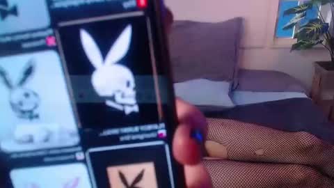 Snapshot of noellee__ chatting on 10.22.25 CALL ME APRIL  online show from 10.22.25