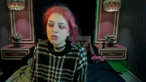 Snapshot of noellegothicshadow chatting on 10.26.25 Elly online show from 10.26.25