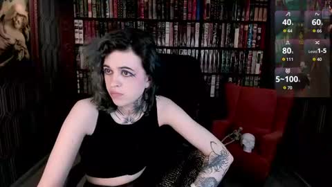 Snapshot of noellegothicshadow chatting on 07.04.26 Elly online show from 07.04.26