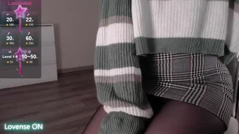 noelleneptune online show from 12.20.25