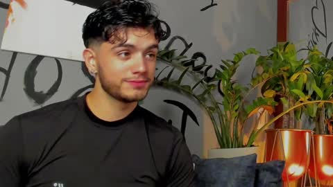 Snapshot of noha_miler chatting on 02.08.25 kevin online show from 02.08.25