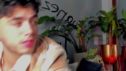 Snapshot of noha_miler chatting on 03.04.25 kevin online show from 03.04.25