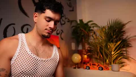 Snapshot of noha_miler chatting on 09.16.25 kevin online show from 09.16.25