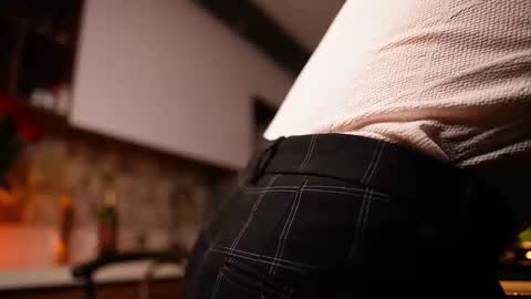 Snapshot of noha_miler chatting on 09.21.25 kevin online show from 09.21.25