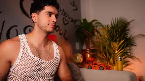 Snapshot of noha_miler chatting on 09.21.25 kevin online show from 09.21.25