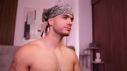 Snapshot of noha_miler chatting on 10.06.25 kevin online show from 10.06.25