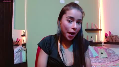 Noha Thomson online show from 02.12.25