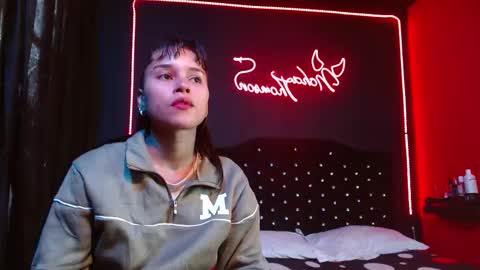 Noha Thomson online show from 12.17.25