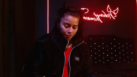 Noha Thomson online show from 04.17.26