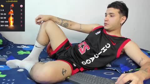 Snapshot of noha_white chatting on 01.02.25 Noha online show from 01.02.25