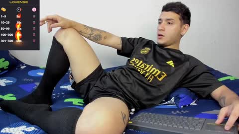 Snapshot of noha_white chatting on 01.07.25 Noha online show from 01.07.25