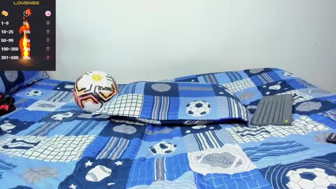 Snapshot of noha_white chatting on 01.08.25 Noha online show from 01.08.25