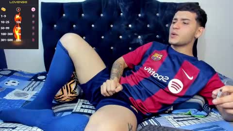 Snapshot of noha_white chatting on 02.11.25 Noha online show from 02.11.25