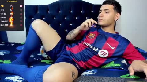 Snapshot of noha_white chatting on 02.19.25 Noha online show from 02.19.25