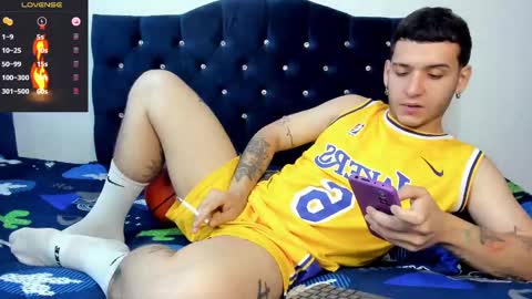 Snapshot of noha_white chatting on 02.20.25 Noha online show from 02.20.25