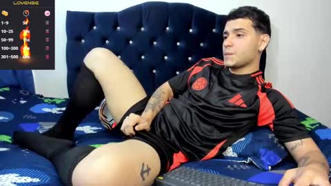 Snapshot of noha_white chatting on 03.08.25 Noha online show from 03.08.25