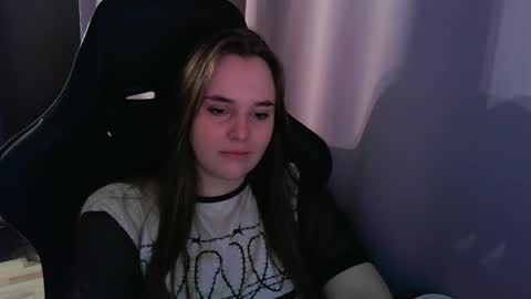 noir_ember_ online show from 09.18.25