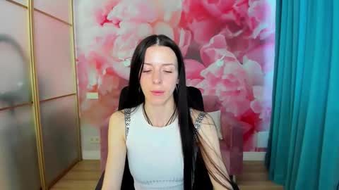 NoirDiva online show from 05.19.26