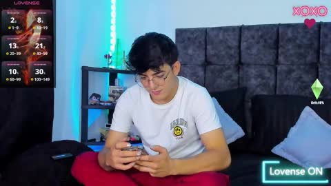 Snapshot of nolan_twink chatting on 02.06.26 Nolan online show from 02.06.26