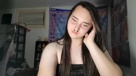 nonbinarybeauty20 online show from 02.22.25